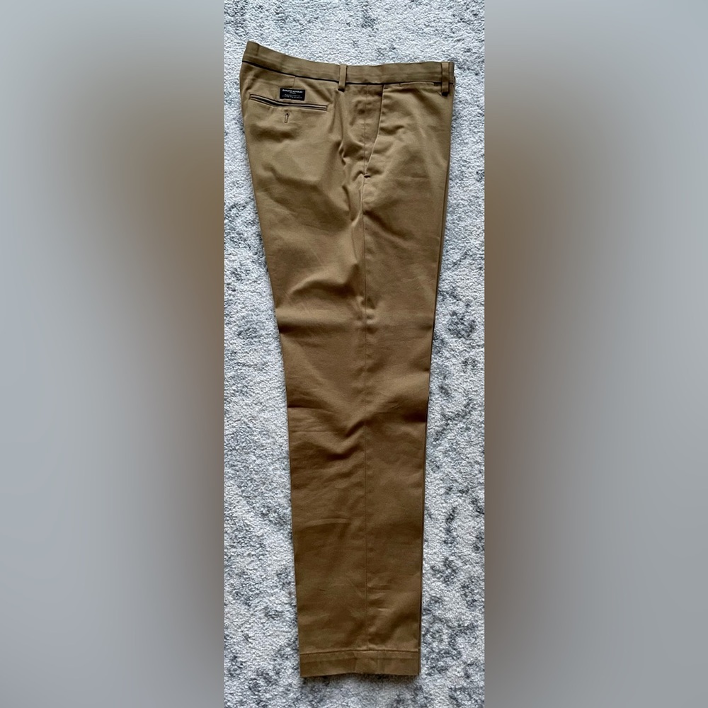 Men’s khaki Mason Athletic chino pants